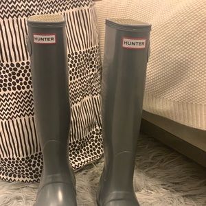 Hunter tall gloss rain boots